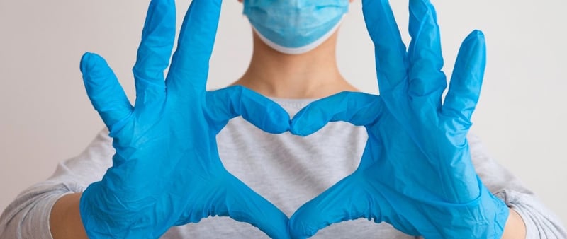 Enfermeras y enfermeros, médicos de tiempo completo