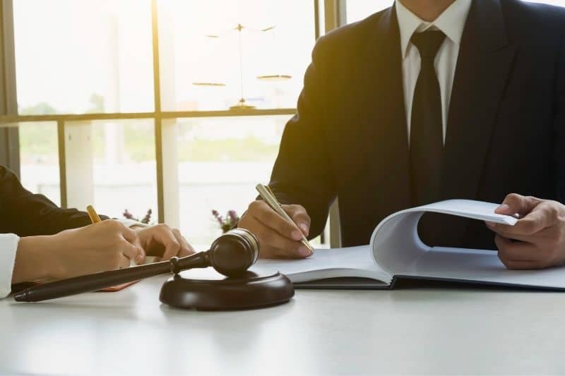 Todo lo que debes saber sobre estudiar la carrera de derecho